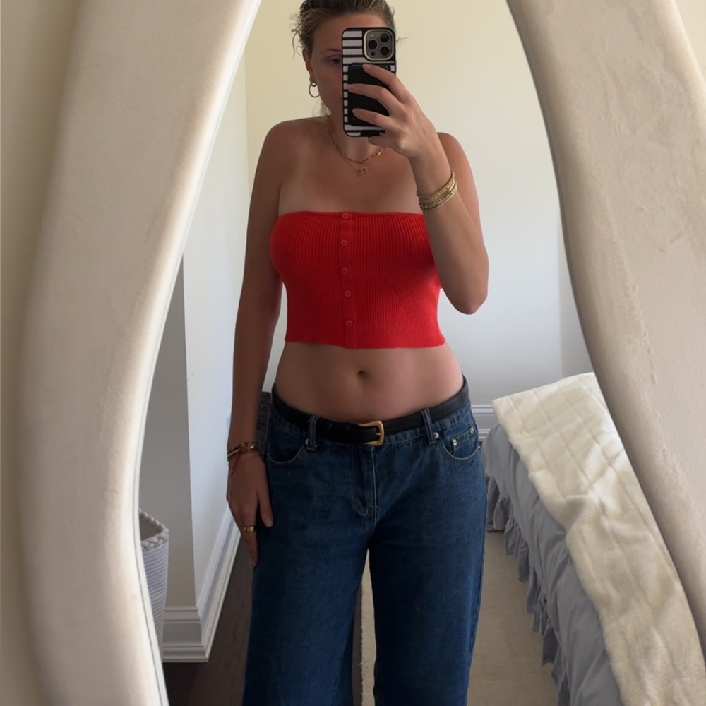 American Eagle Outfitters Red Sleeveless Fitted Crop Top